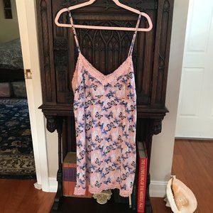 JESSICA SIMPSON: PINK AND BLUE NIGHTGOWN SIZE M
